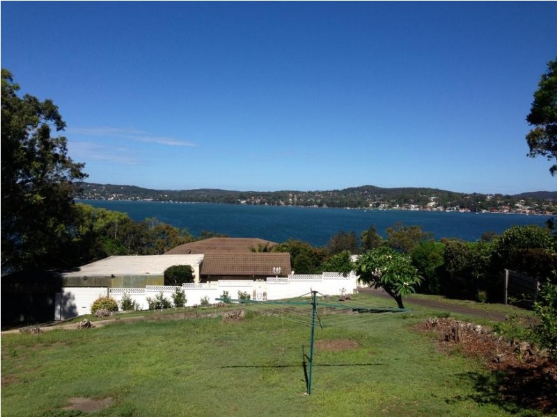 42 George Street, Marmong Point NSW 2284