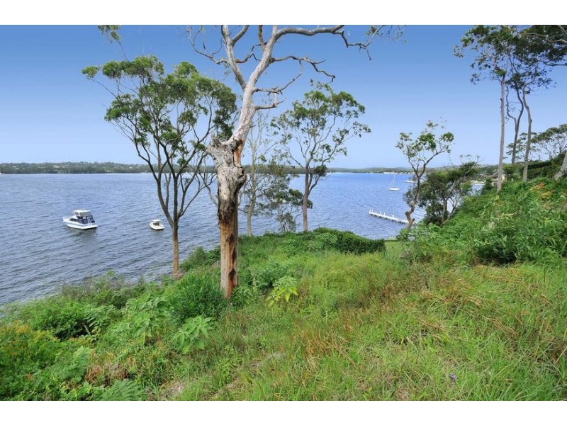 31-33 Coal Point Road, Coal Point NSW 2283