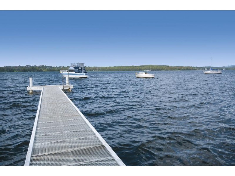 31-33 Coal Point Road, Coal Point NSW 2283