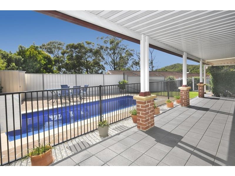 14 Claret Ash Close, Toronto NSW 2283