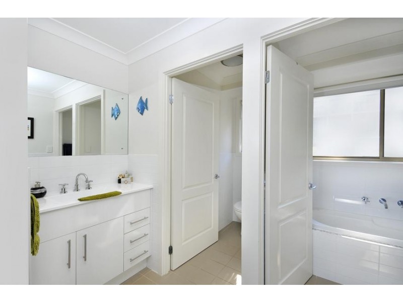 66 Alkrington Avenue, Fishing Point NSW 2283