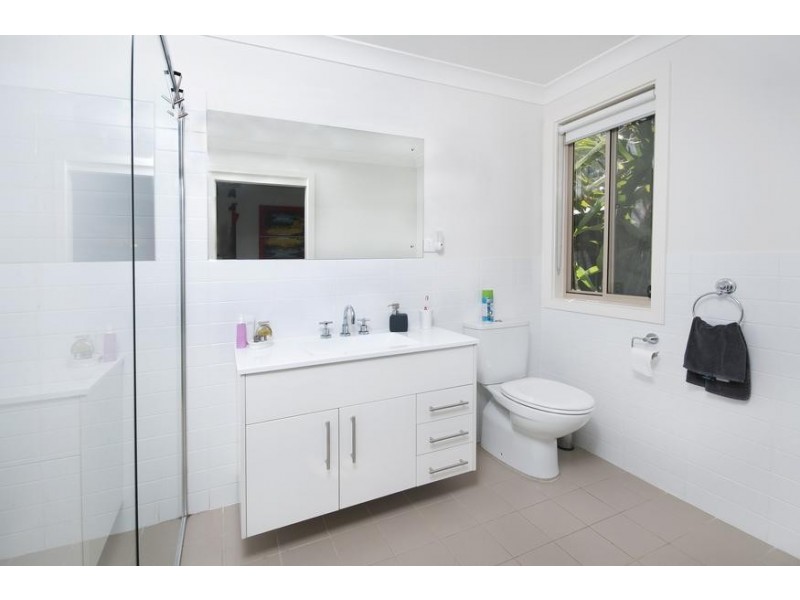 66 Alkrington Avenue, Fishing Point NSW 2283