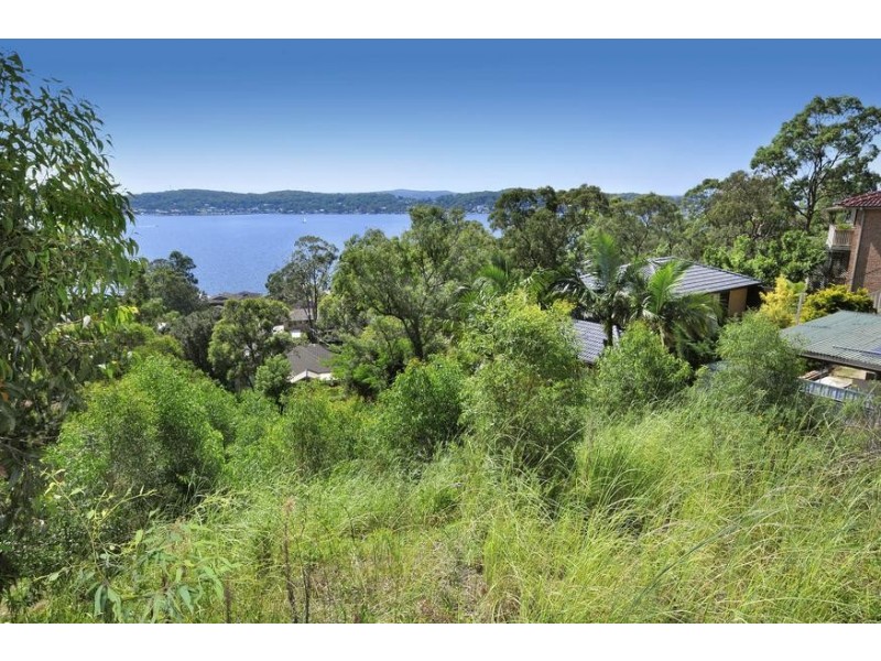 5 Ealing Crescent, Fishing Point NSW 2283