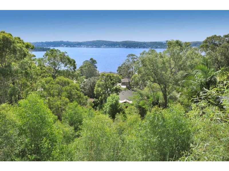 5 Ealing Crescent, Fishing Point NSW 2283