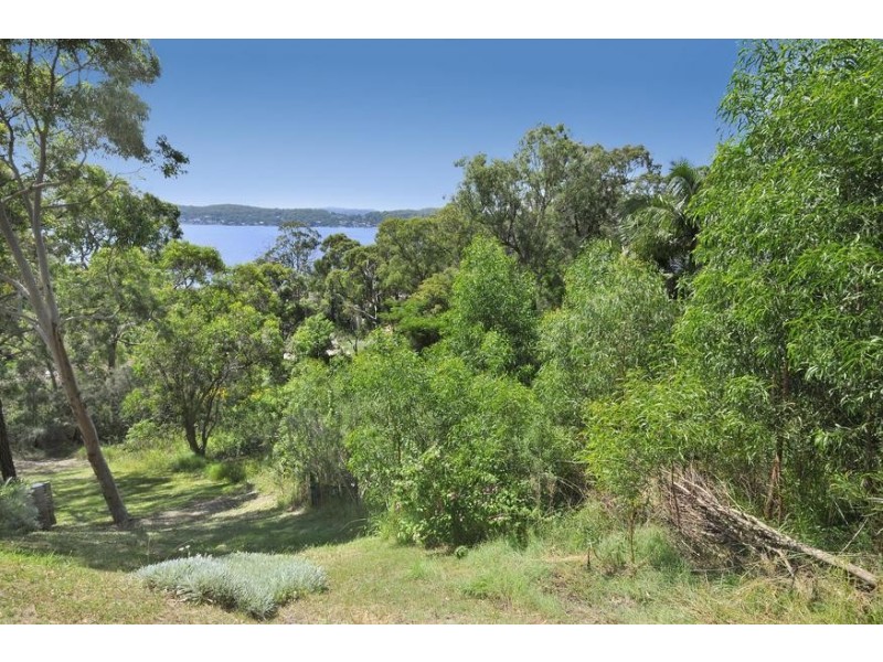 5 Ealing Crescent, Fishing Point NSW 2283