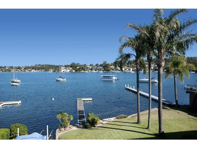 156 Sealand Road, Fishing Point NSW 2283