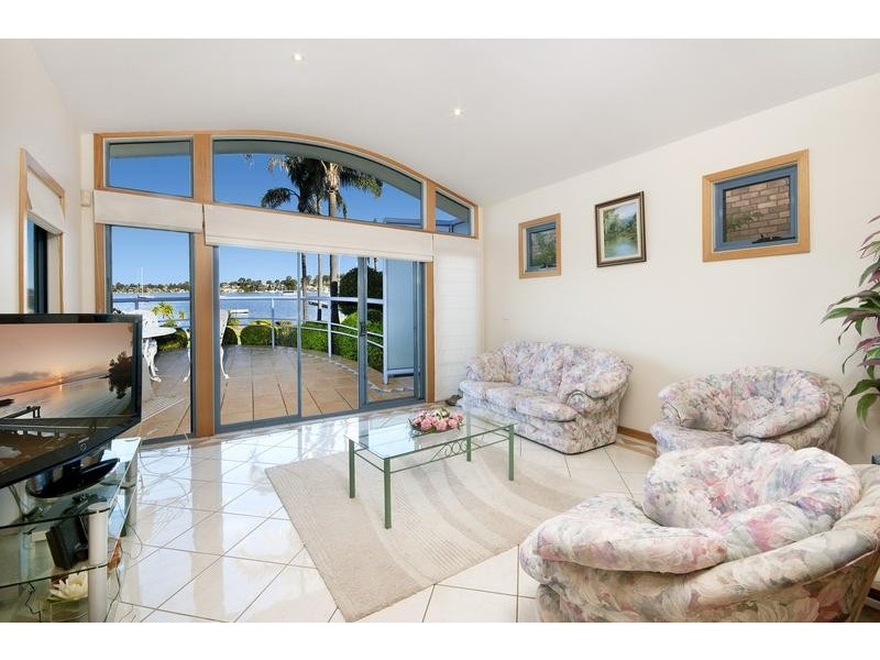 156 Sealand Road, Fishing Point NSW 2283