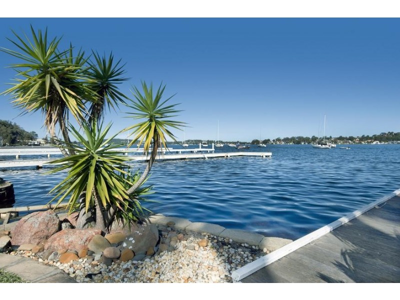 156 Sealand Road, Fishing Point NSW 2283