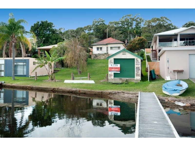62 Sealand Road, Fishing Point NSW 2283
