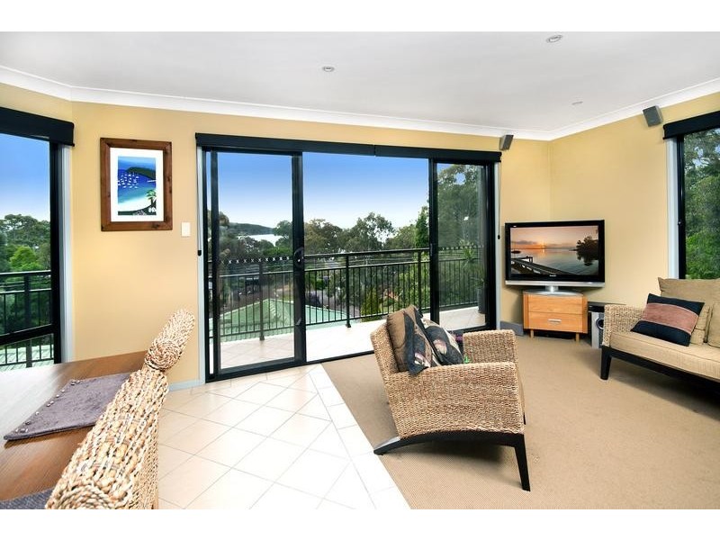 10 Lorron Close, Coal Point NSW 2283