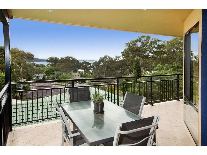 10 Lorron Close, Coal Point NSW 2283