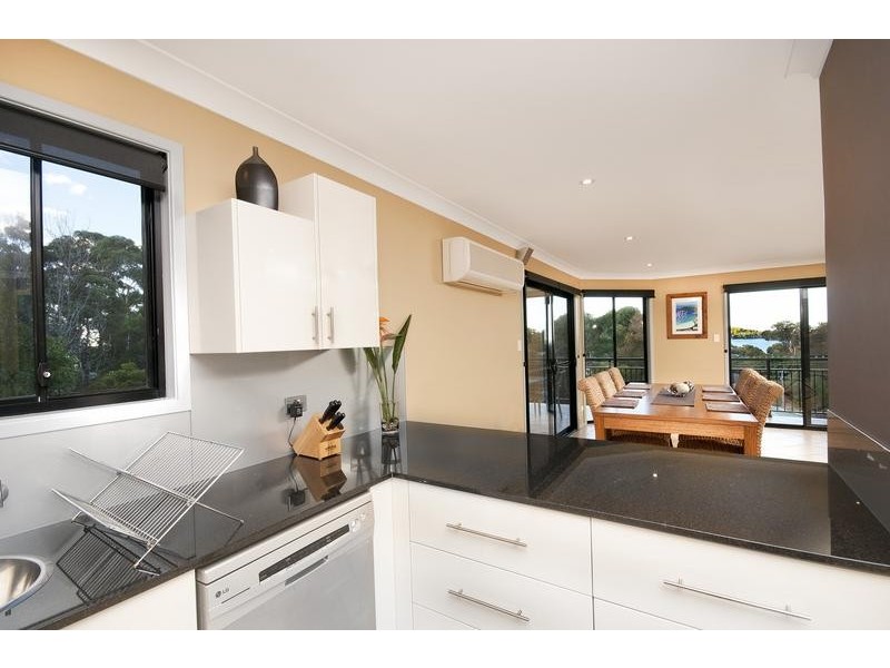 10 Lorron Close, Coal Point NSW 2283