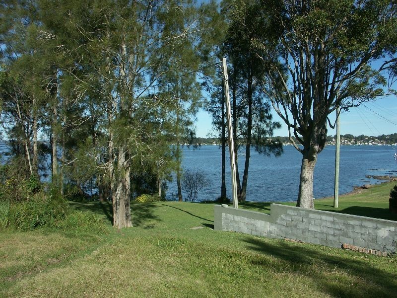 4 Macquarie Street, Bolton Point NSW 2283