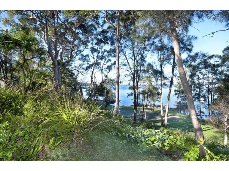 4 Macquarie Street, Bolton Point NSW 2283
