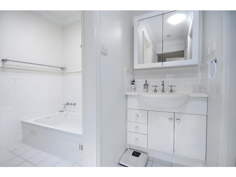 2/49 Hampton Street, Toronto NSW 2283