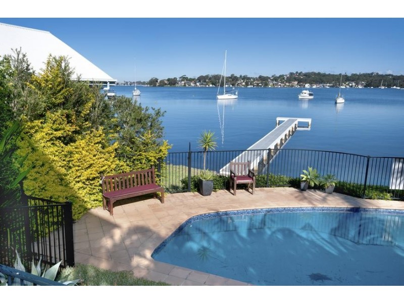 132 Sealand Road, Fishing Point NSW 2283