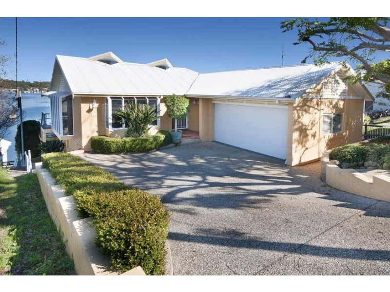 132 Sealand Road, Fishing Point NSW 2283