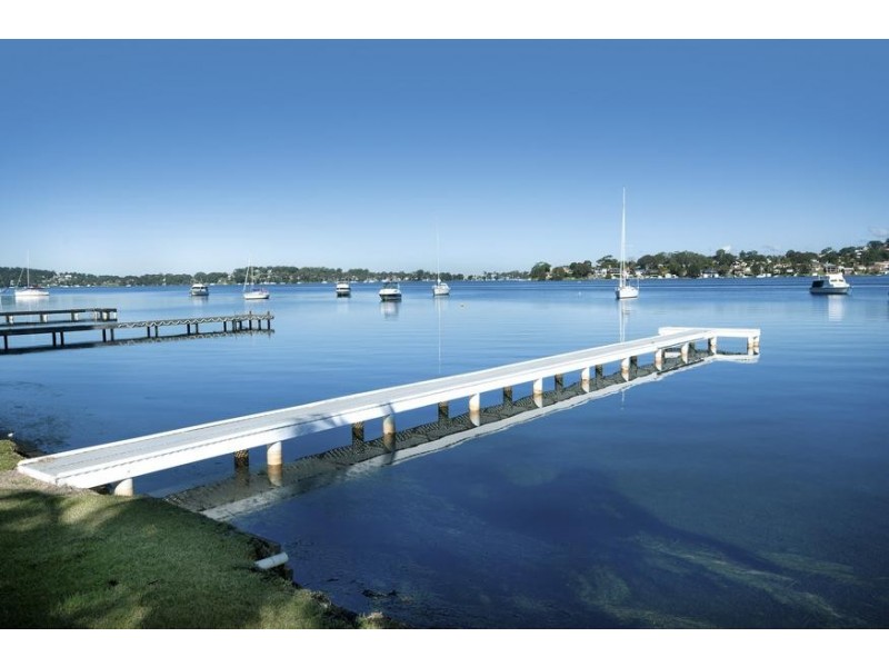 132 Sealand Road, Fishing Point NSW 2283