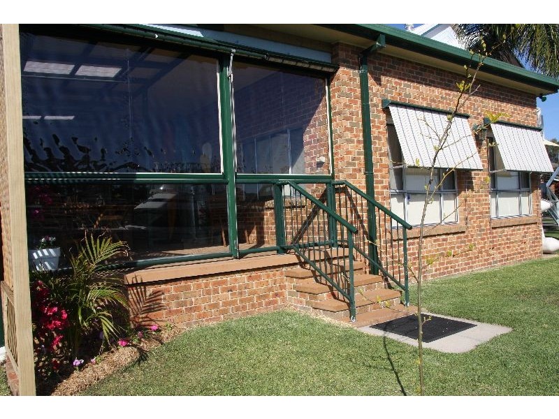 10 Letchworth Parade, Fishing Point NSW 2283