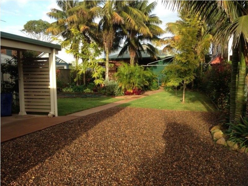 10 Letchworth Parade, Fishing Point NSW 2283