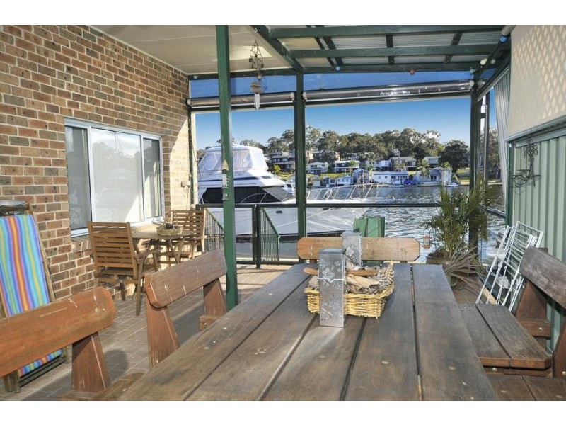 10 Letchworth Parade, Fishing Point NSW 2283