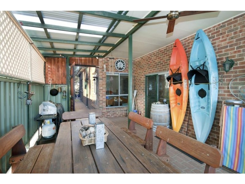10 Letchworth Parade, Fishing Point NSW 2283