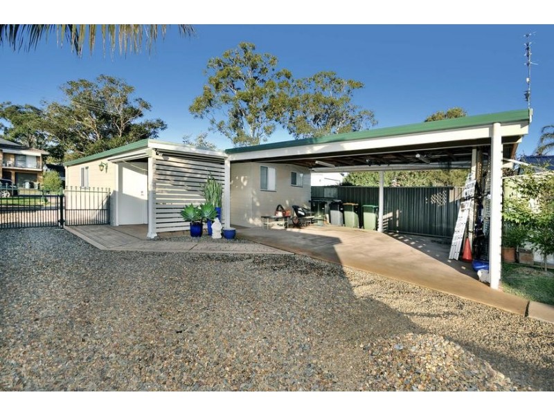10 Letchworth Parade, Fishing Point NSW 2283