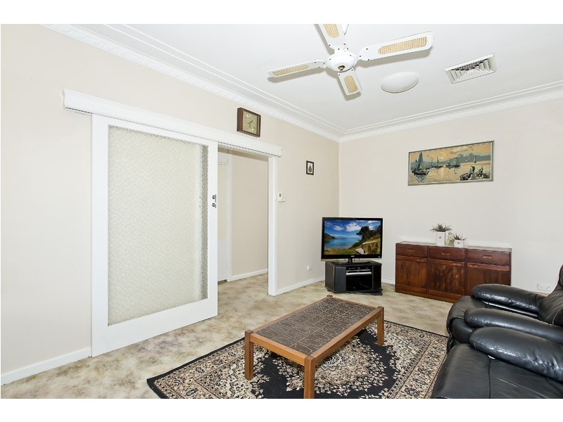 20 First Street, Booragul NSW 2284