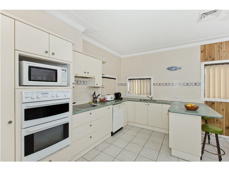 20 First Street, Booragul NSW 2284