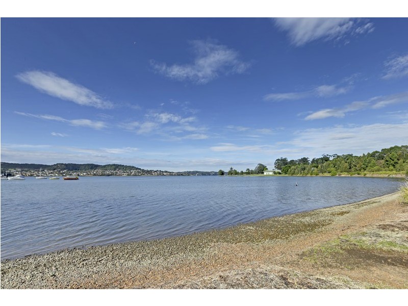 20 First Street, Booragul NSW 2284