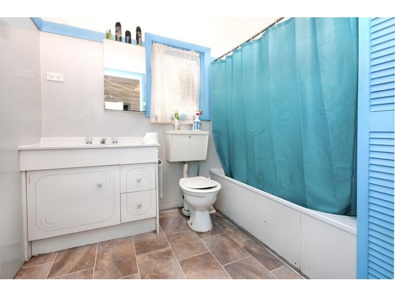 16 Oak Street, Toronto NSW 2283