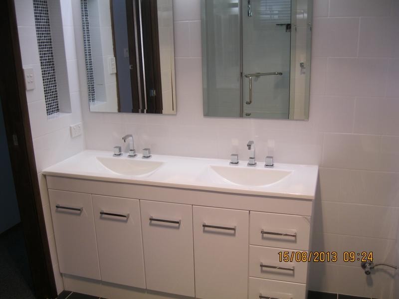 17 BOLTON POINT ROAD, Bolton Point NSW 2283