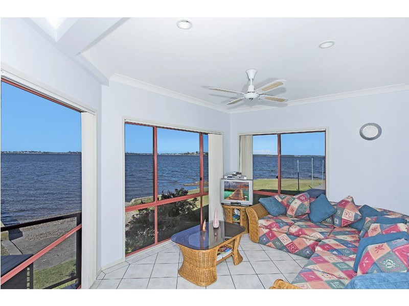 1/1 Robey Crescent, Coal Point NSW 2283