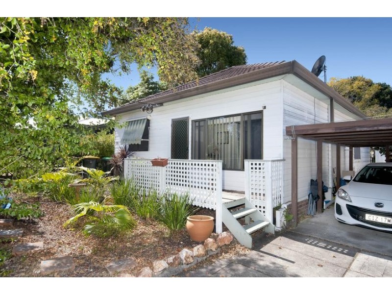 24 Elizabeth Street, Fennell Bay NSW 2283