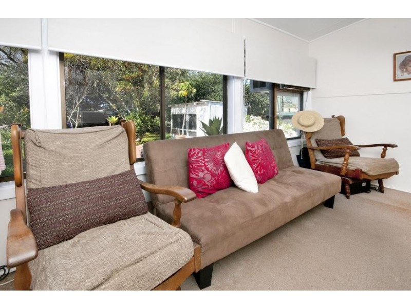 24 Elizabeth Street, Fennell Bay NSW 2283