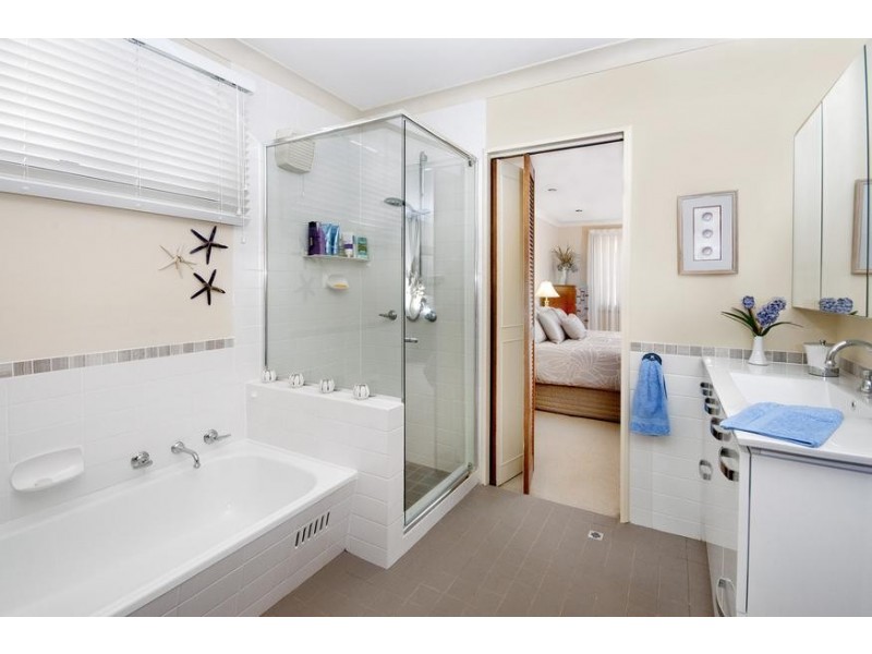 10A Macquarie Street, Bolton Point NSW 2283