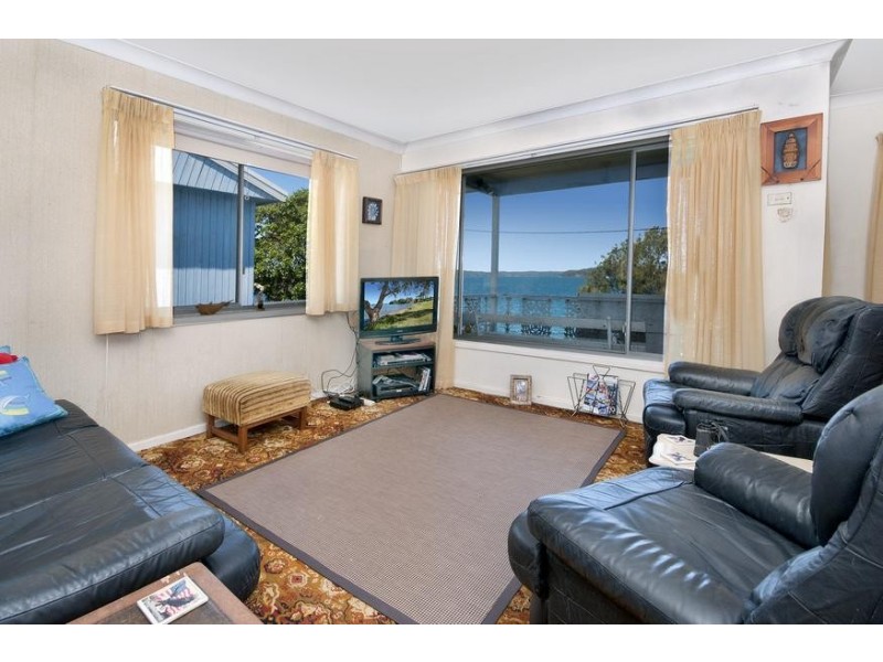 136 Dobell Drive, Wangi Wangi NSW 2267