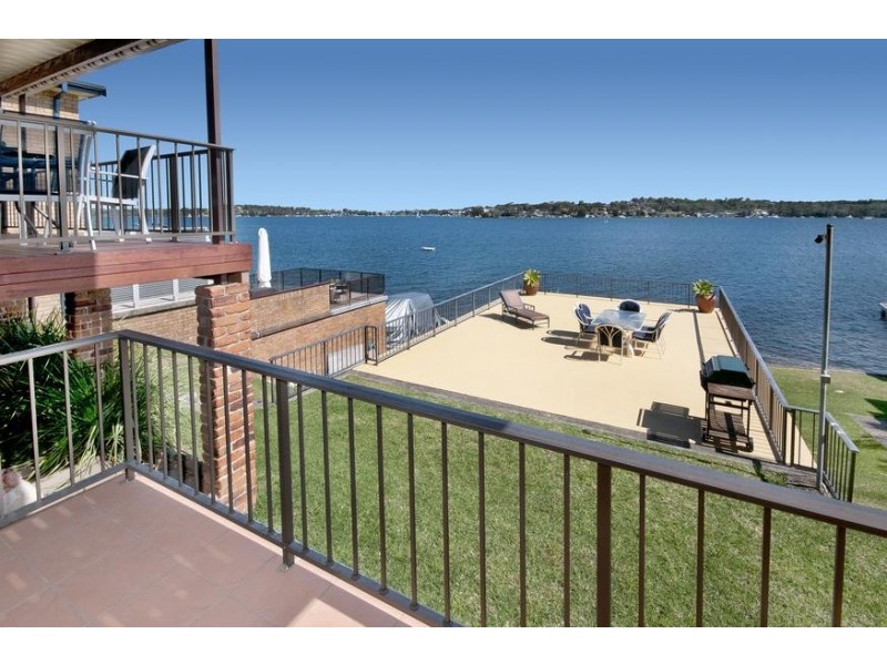 106 Sealand Road, Fishing Point NSW 2283
