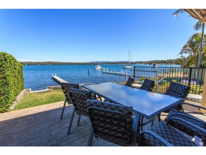 127 COAL POINT ROAD, Coal Point NSW 2283