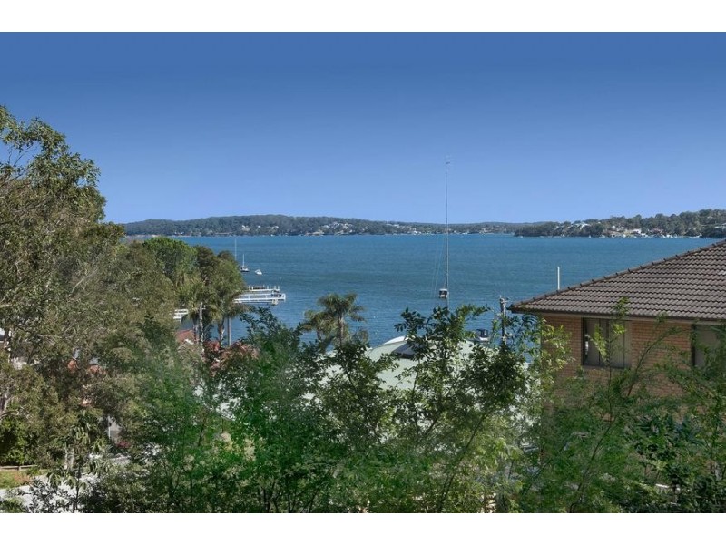 96 Coal Point Road, Coal Point NSW 2283