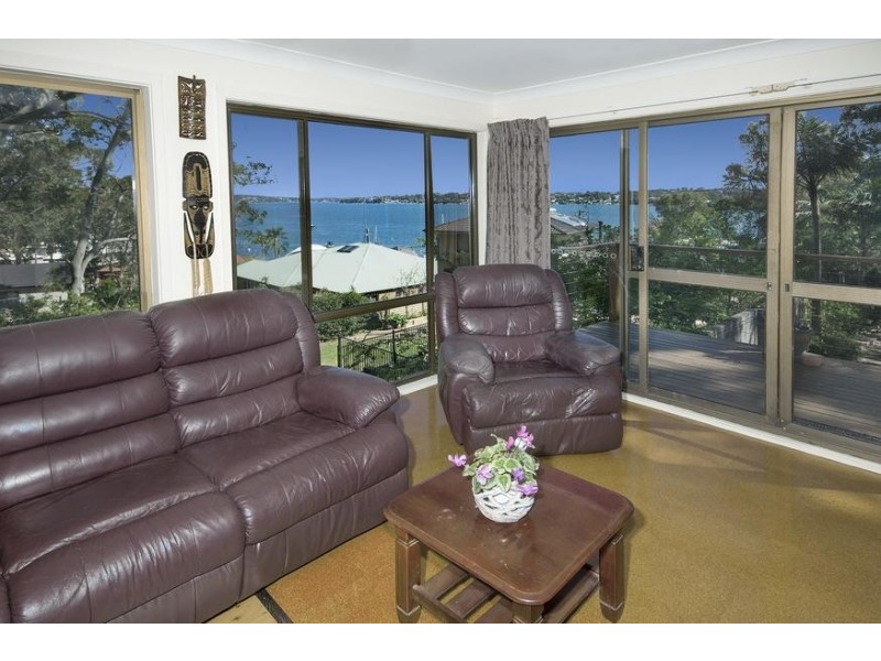 96 Coal Point Road, Coal Point NSW 2283