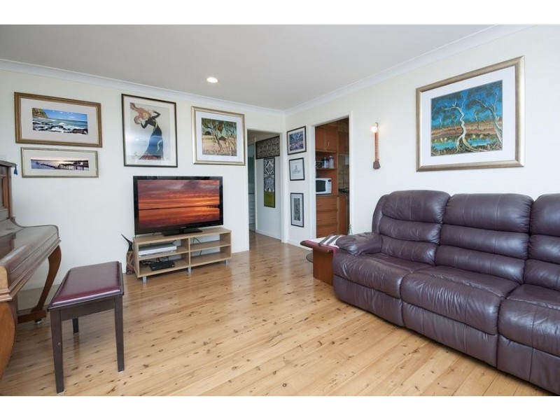 96 Coal Point Road, Coal Point NSW 2283