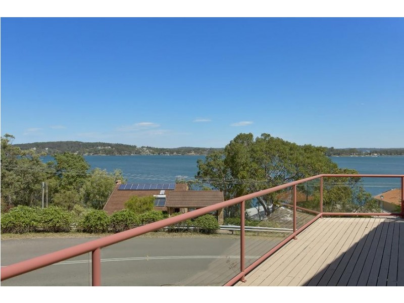 1 Sealand Road, Fishing Point NSW 2283