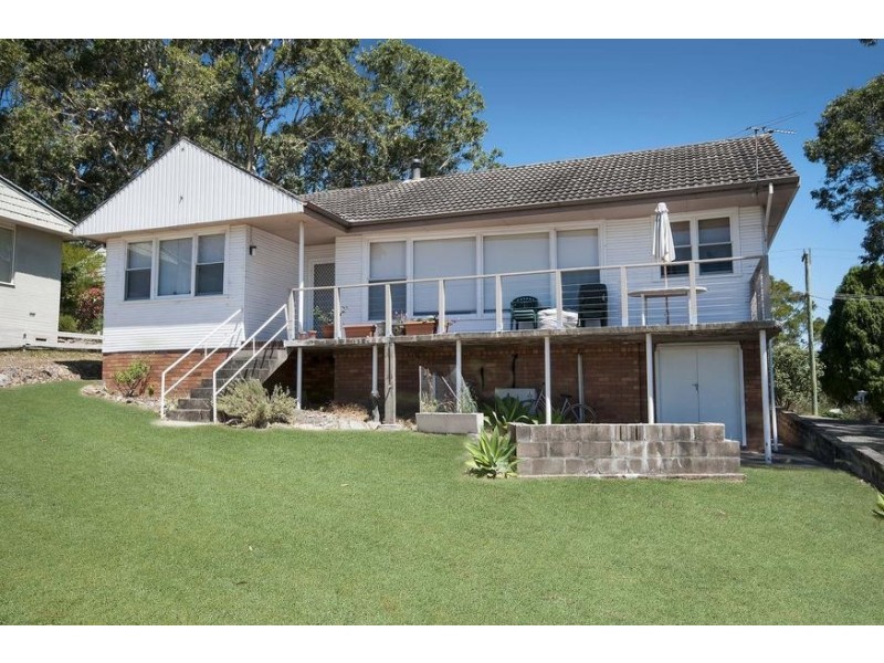 42 George Street, Marmong Point NSW 2284