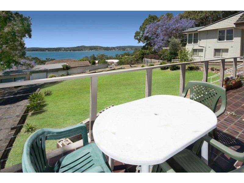 42 George Street, Marmong Point NSW 2284