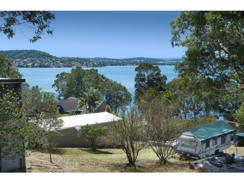 42 George Street, Marmong Point NSW 2284