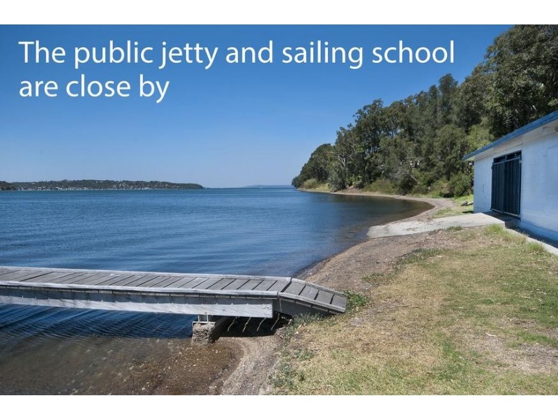 42 George Street, Marmong Point NSW 2284