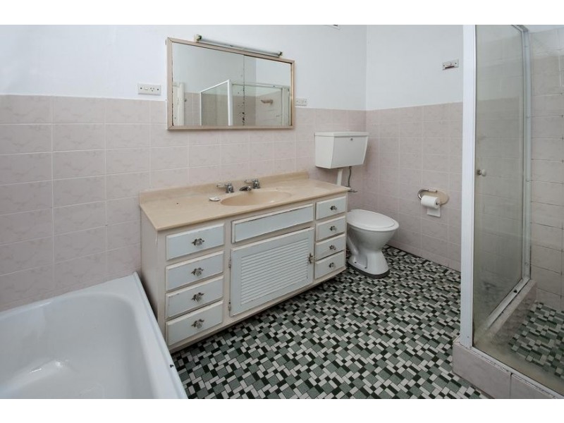 77 Coal Point Road, Coal Point NSW 2283