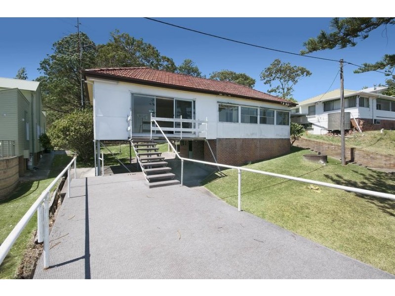 77 Coal Point Road, Coal Point NSW 2283