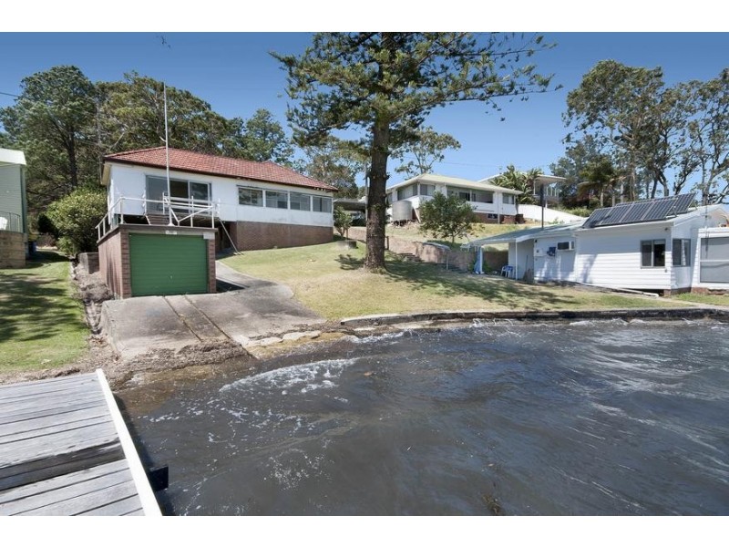 77 Coal Point Road, Coal Point NSW 2283